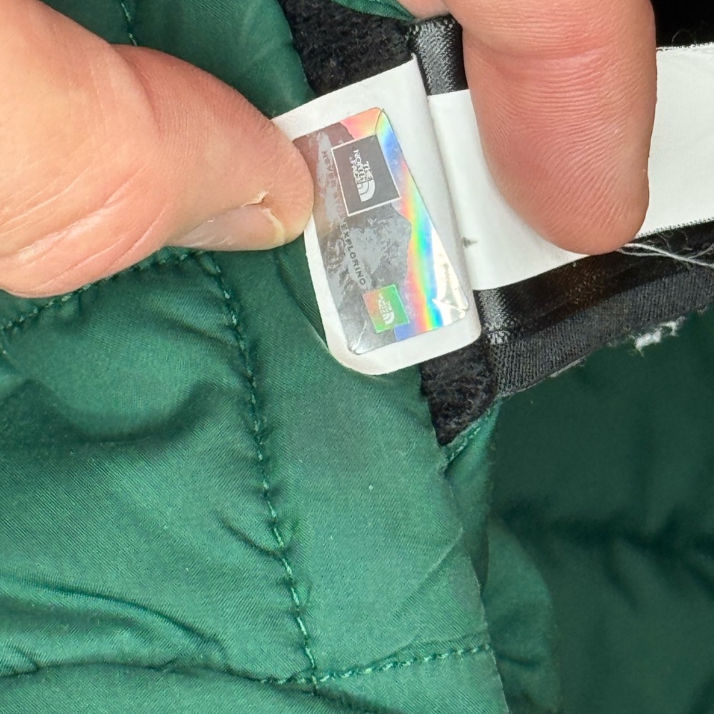 The North Face reversible, insulated jacket - Picture 5 of 7